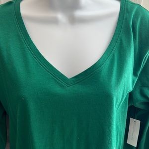 Pretty green long sleeve tee